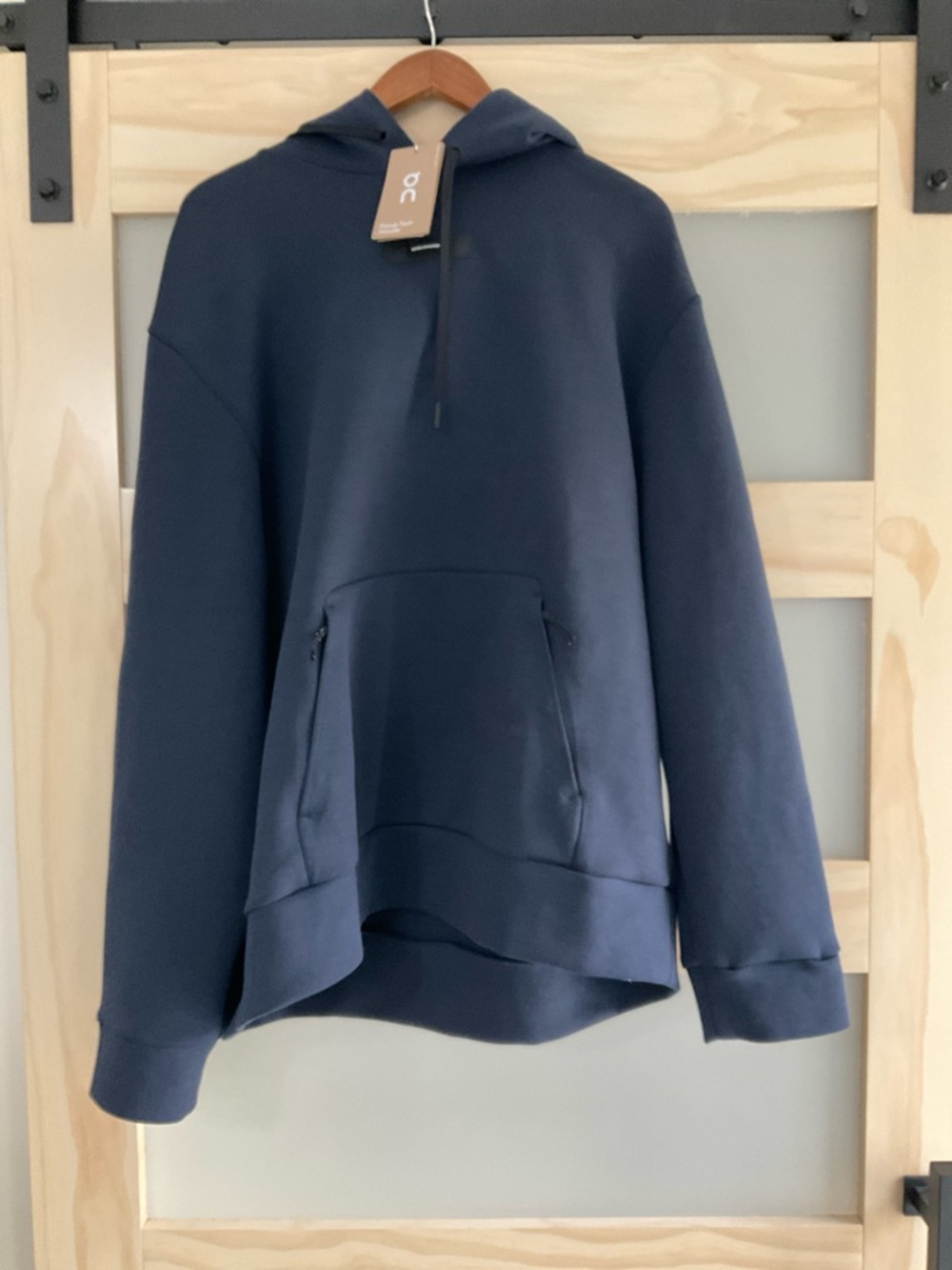 On Running Focus Tech Hoodie Navy Blue Men’s Large Athletic Pullover $150 MSRP